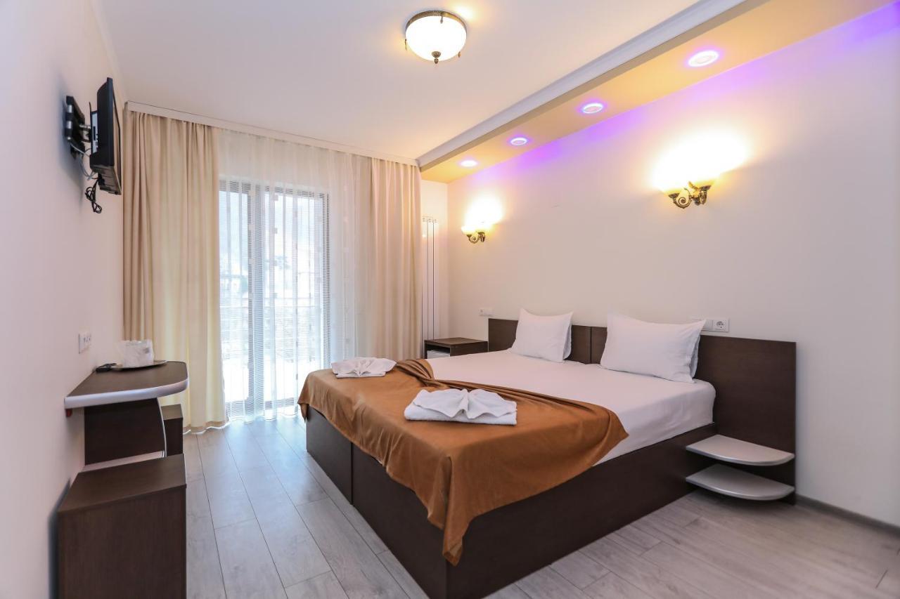 Hotel Holiday Maria Băile Herculane Eksteriør bilde