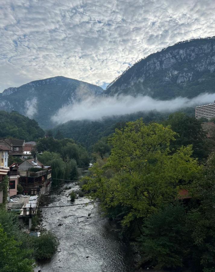 Hotel Holiday Maria Băile Herculane Eksteriør bilde