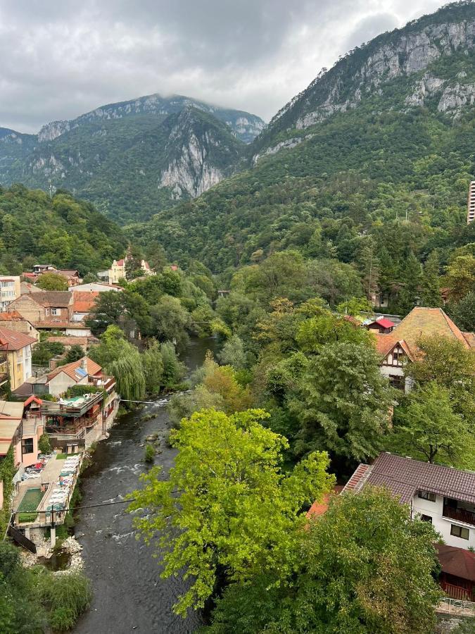 Hotel Holiday Maria Băile Herculane Eksteriør bilde
