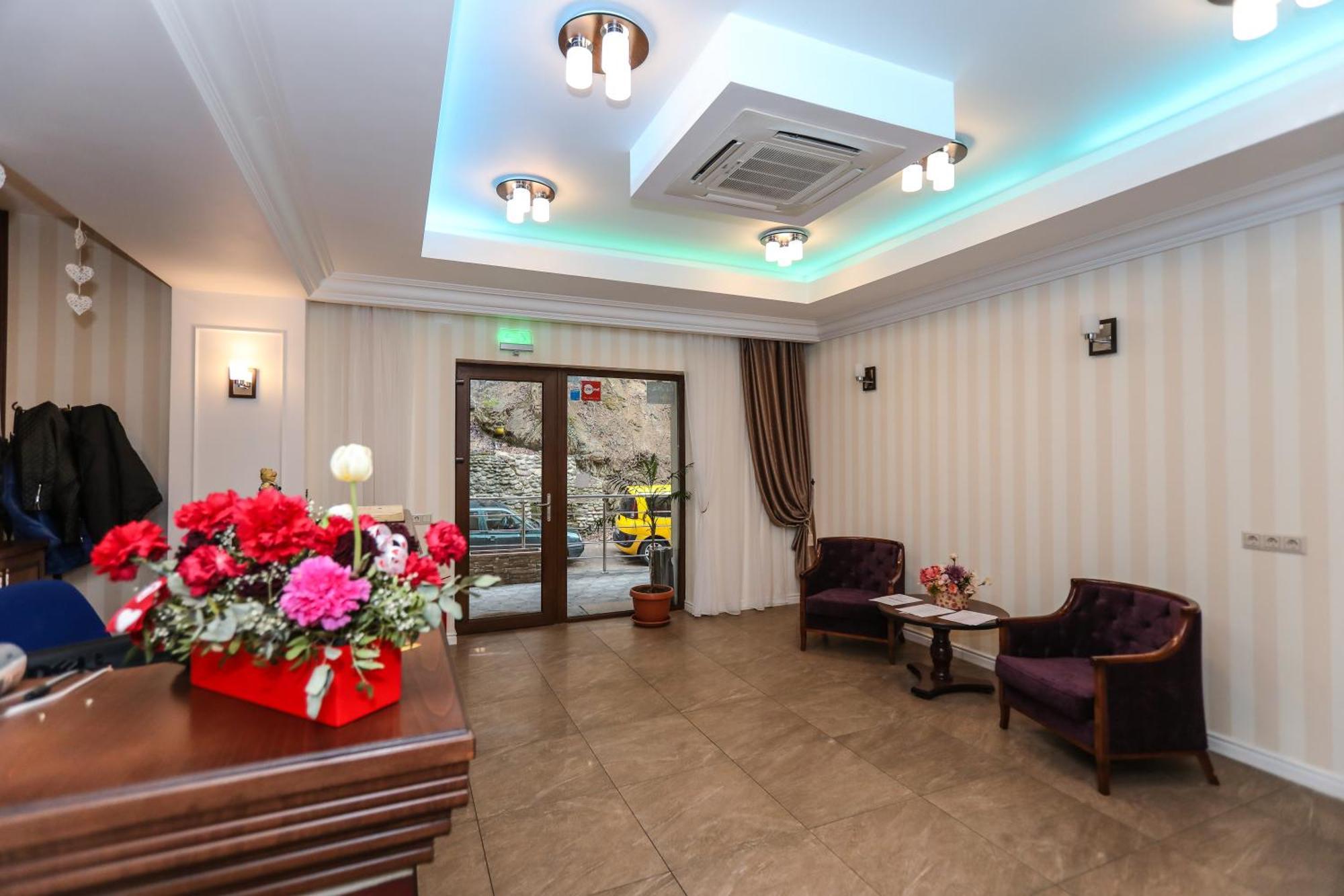 Hotel Holiday Maria Băile Herculane Eksteriør bilde