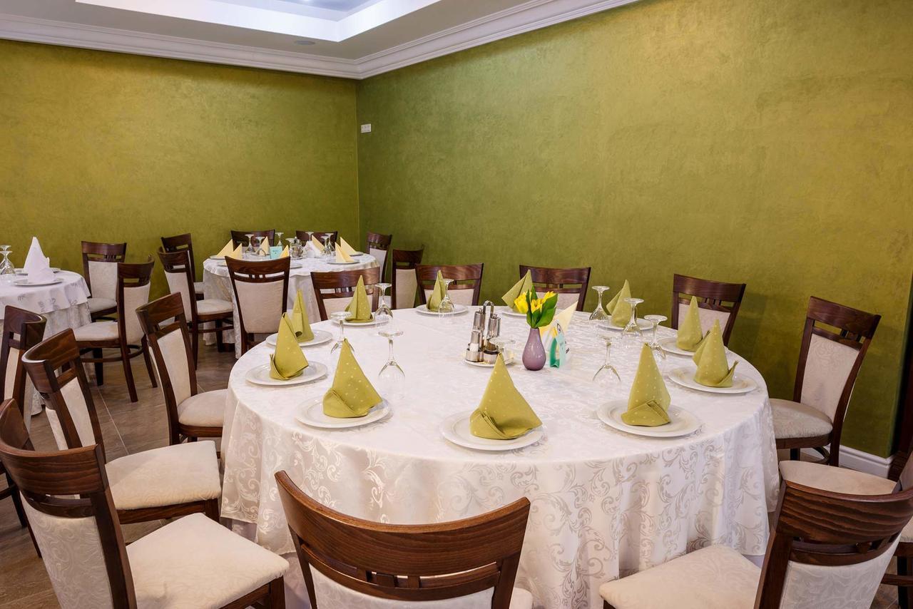 Hotel Holiday Maria Băile Herculane Eksteriør bilde