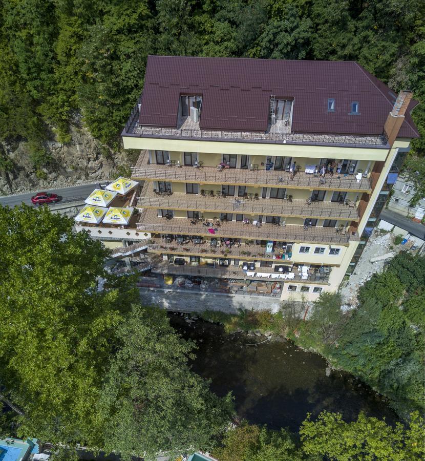 Hotel Holiday Maria Băile Herculane Eksteriør bilde