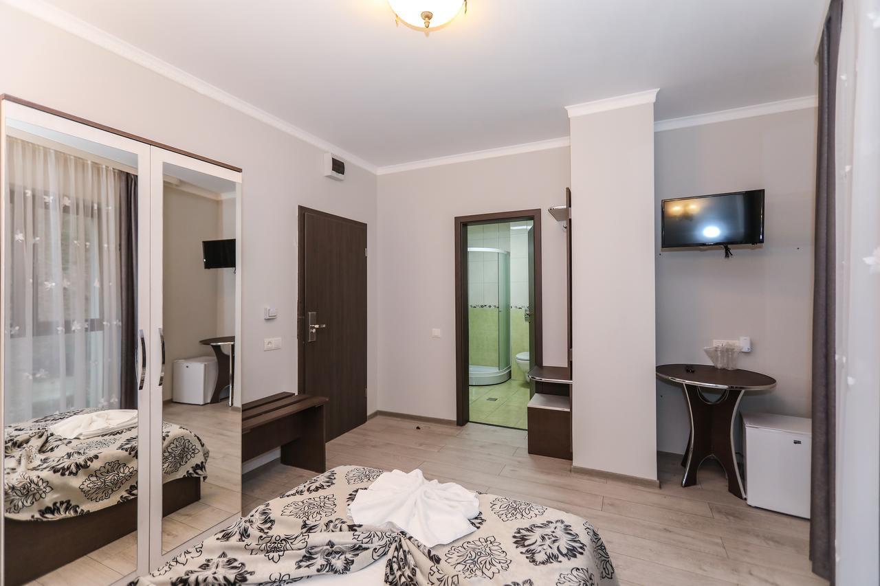 Hotel Holiday Maria Băile Herculane Eksteriør bilde