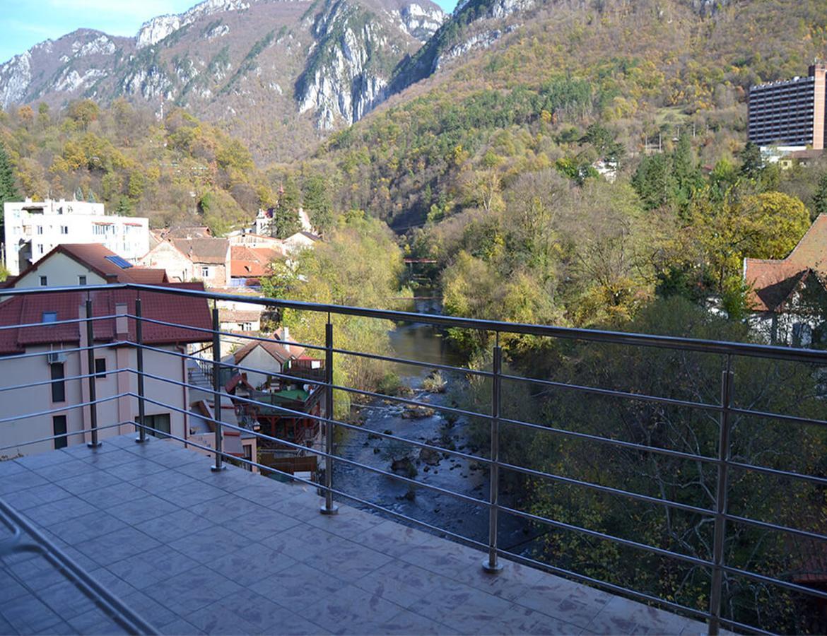 Hotel Holiday Maria Băile Herculane Eksteriør bilde