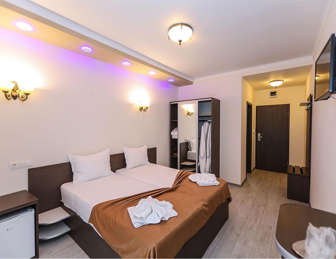 Hotel Holiday Maria Băile Herculane Eksteriør bilde