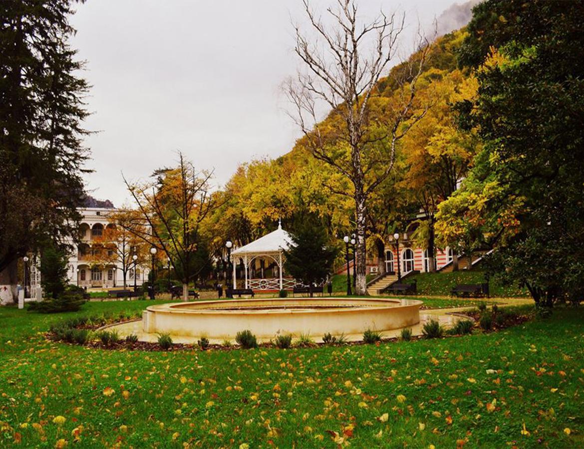 Hotel Holiday Maria Băile Herculane Eksteriør bilde