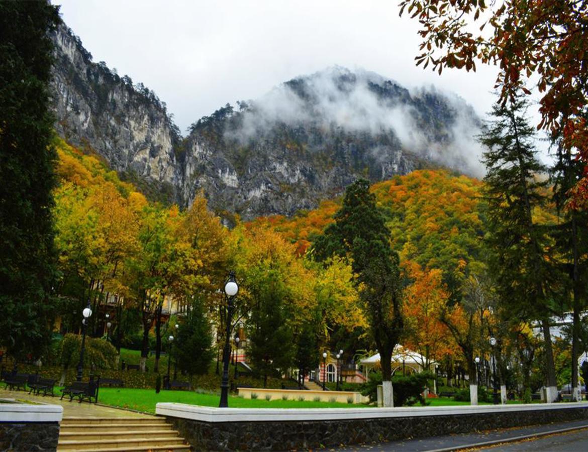 Hotel Holiday Maria Băile Herculane Eksteriør bilde
