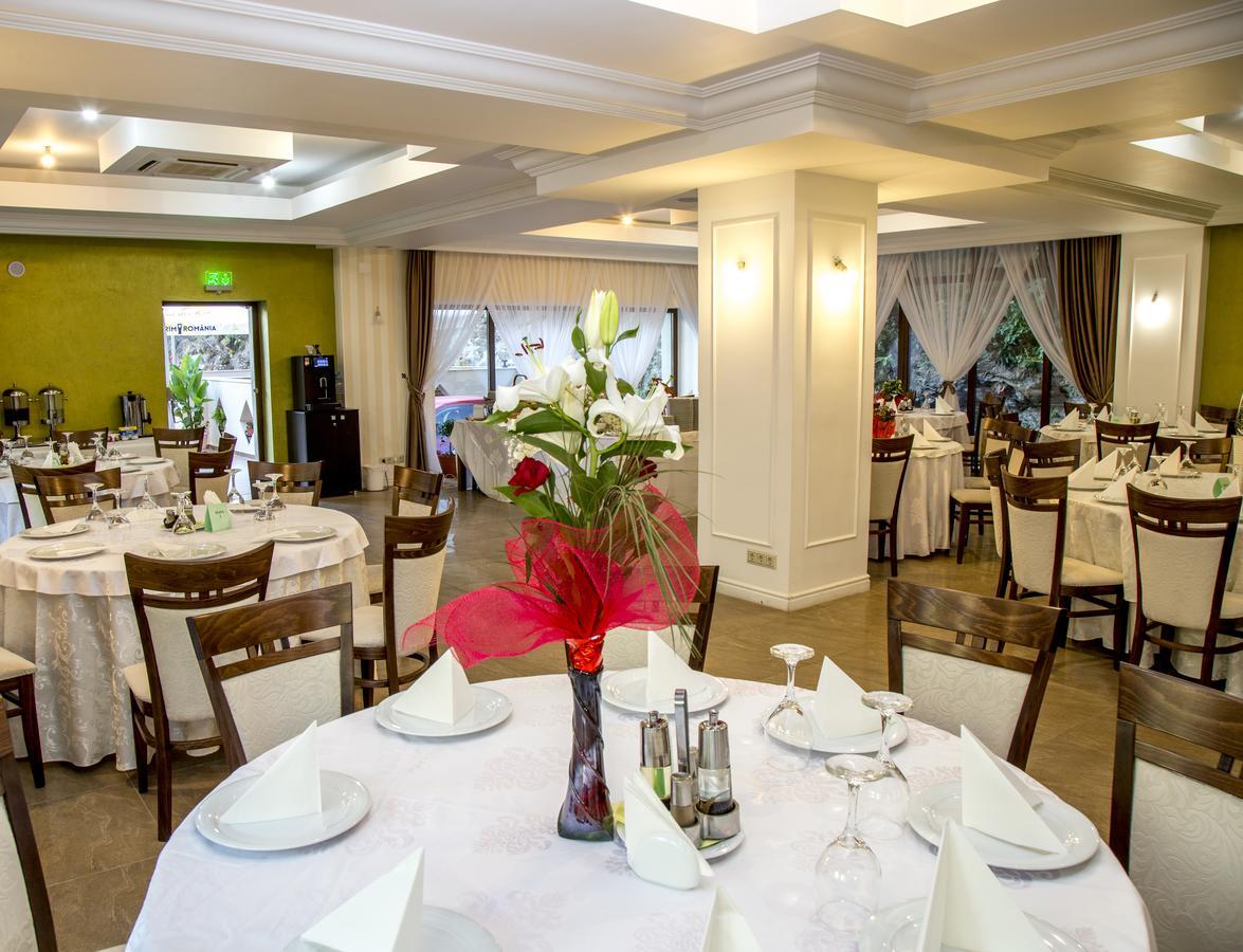 Hotel Holiday Maria Băile Herculane Eksteriør bilde