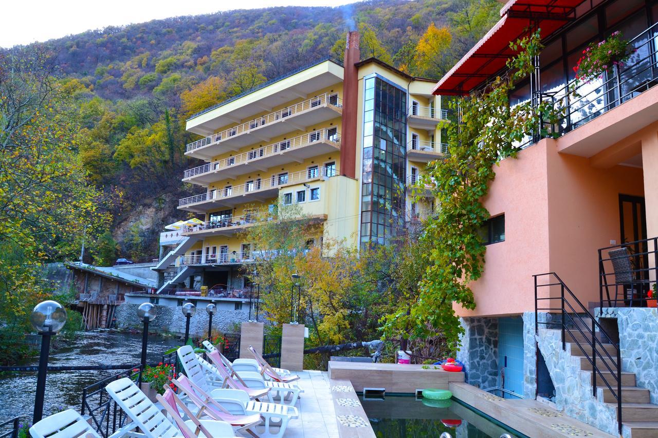 Hotel Holiday Maria Băile Herculane Eksteriør bilde