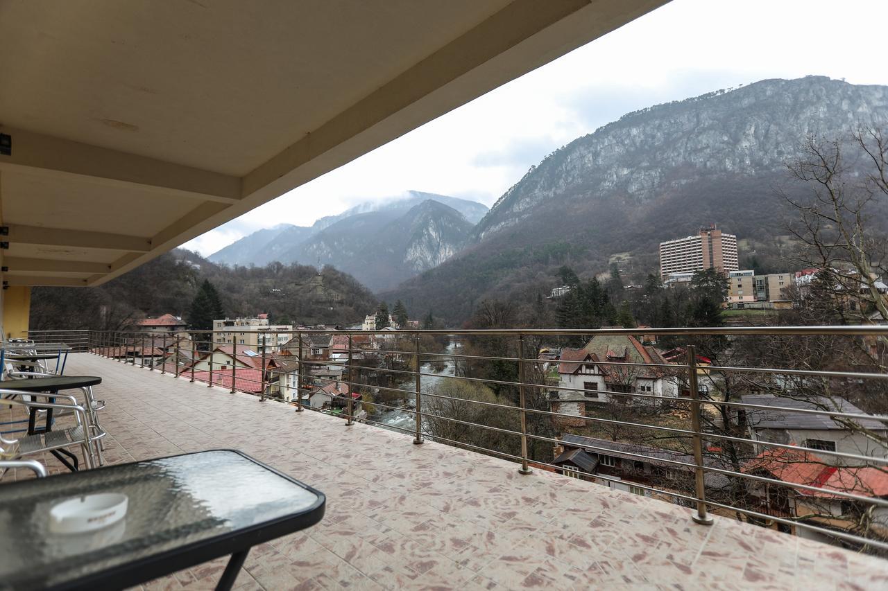 Hotel Holiday Maria Băile Herculane Eksteriør bilde