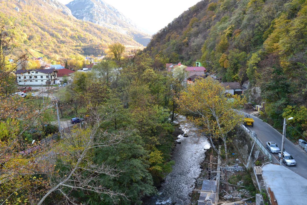 Hotel Holiday Maria Băile Herculane Eksteriør bilde