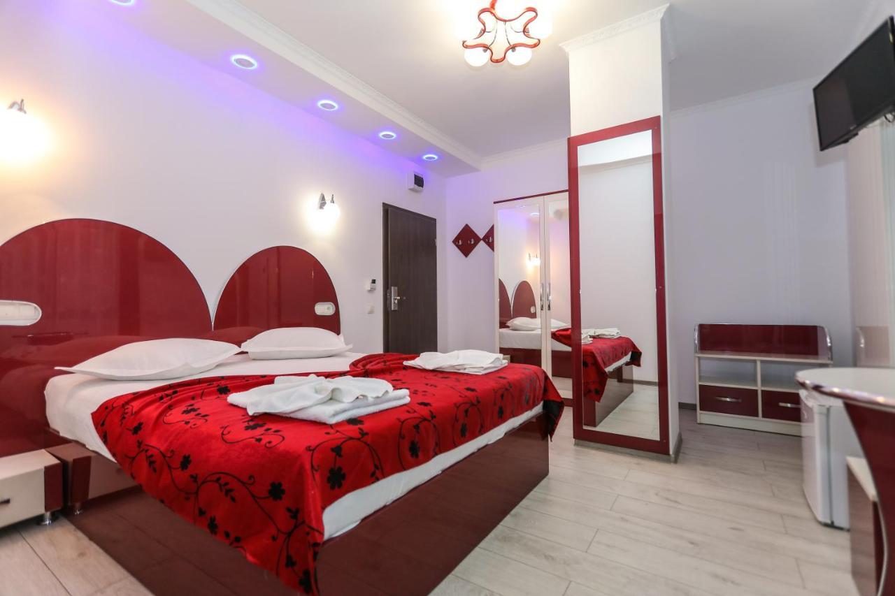 Hotel Holiday Maria Băile Herculane Eksteriør bilde