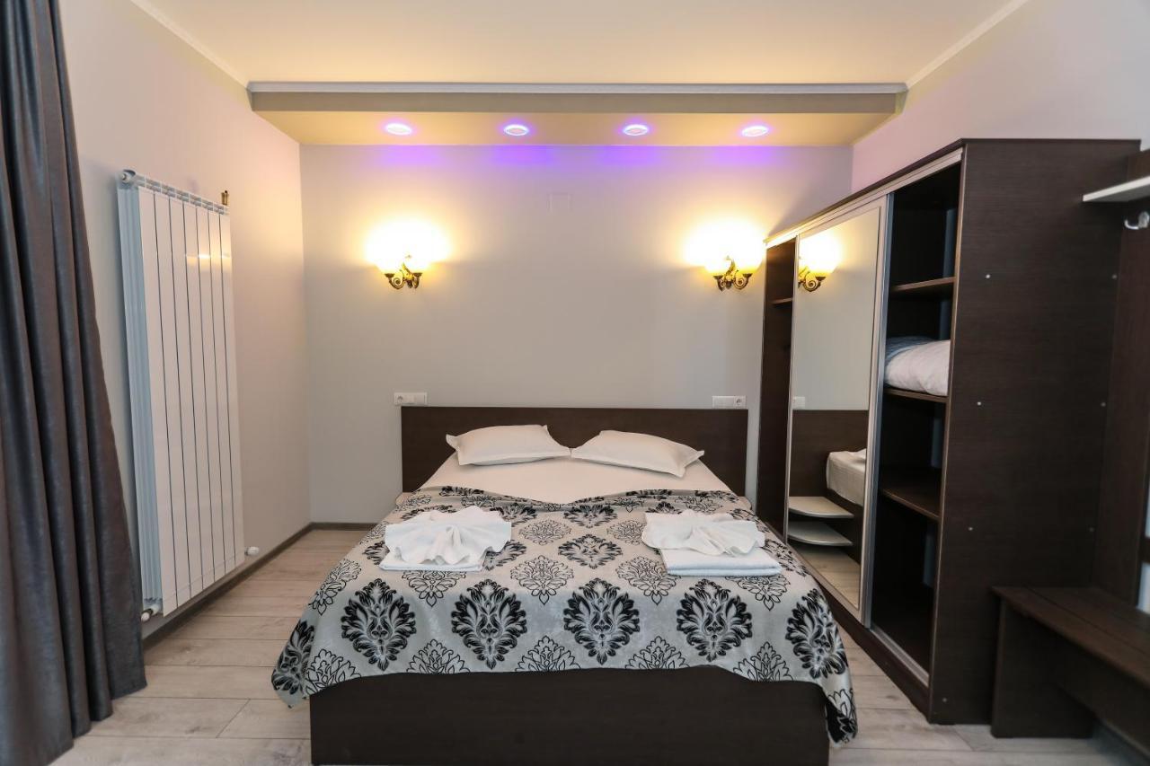 Hotel Holiday Maria Băile Herculane Eksteriør bilde